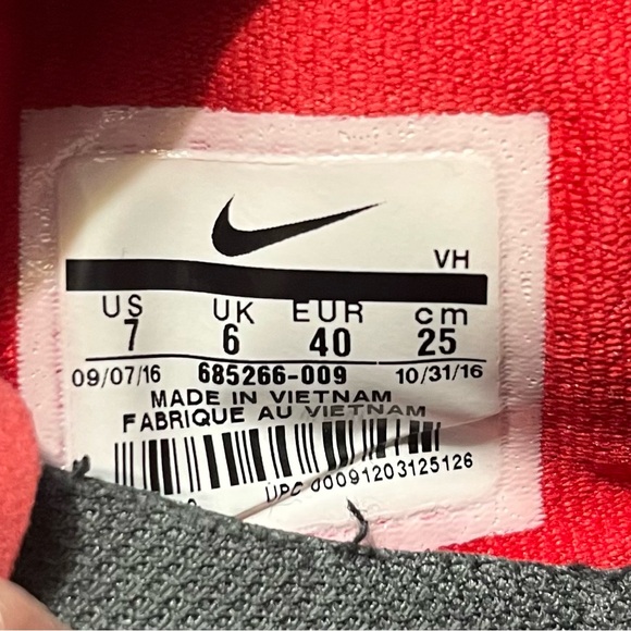 Nike FS Lite Run 2 Men's Size 7 Dark Gray Red Running Shoes (685266-004) - Picture 7 of 7